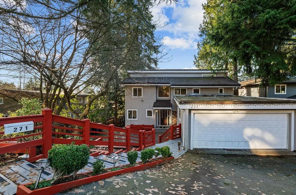 House for sale at 271 Montroyal Boulevard North Vancouver British Columbia - MLS: R3082379