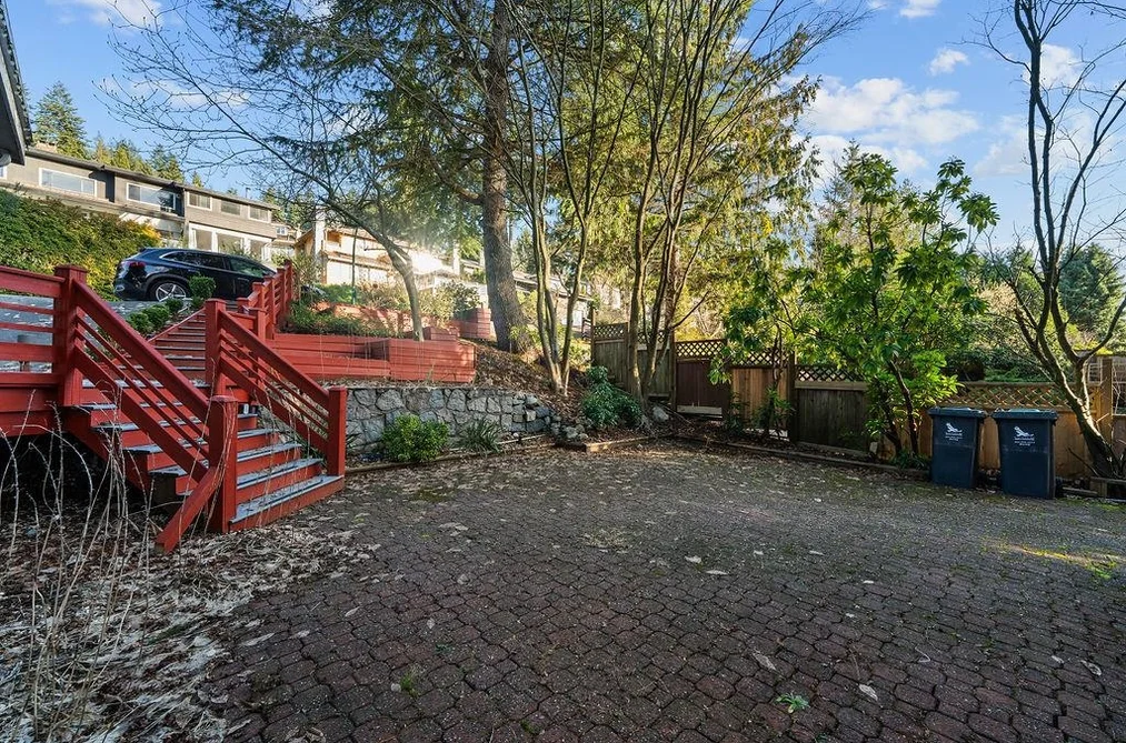 271 MONTROYAL BOULEVARD, North Vancouver BC V7N 4E4, North Vancouver BC — Residential for Sale - Photo 4
