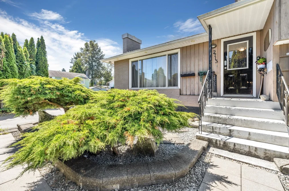2715 COAST MERIDIAN ROAD, Port Coquitlam BC V3B 3M6, Port Coquitlam BC — Residential for Sale - Photo 2