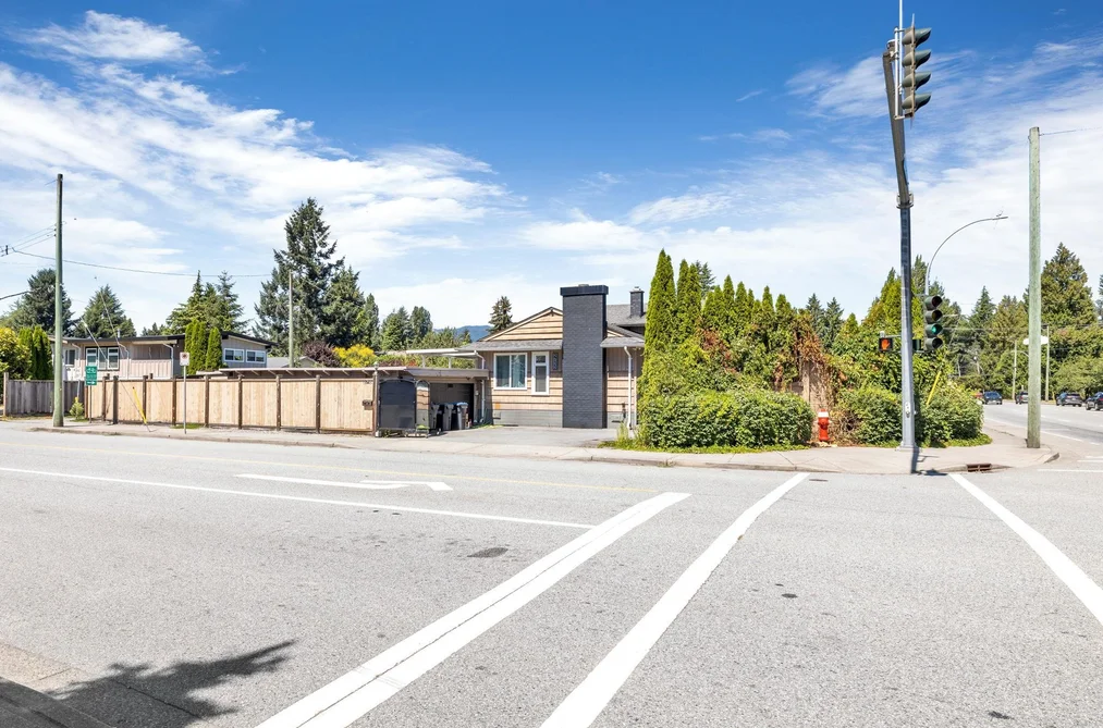 2715 COAST MERIDIAN ROAD, Port Coquitlam BC V3B 3M6, Port Coquitlam BC — Residential for Sale - Photo 3