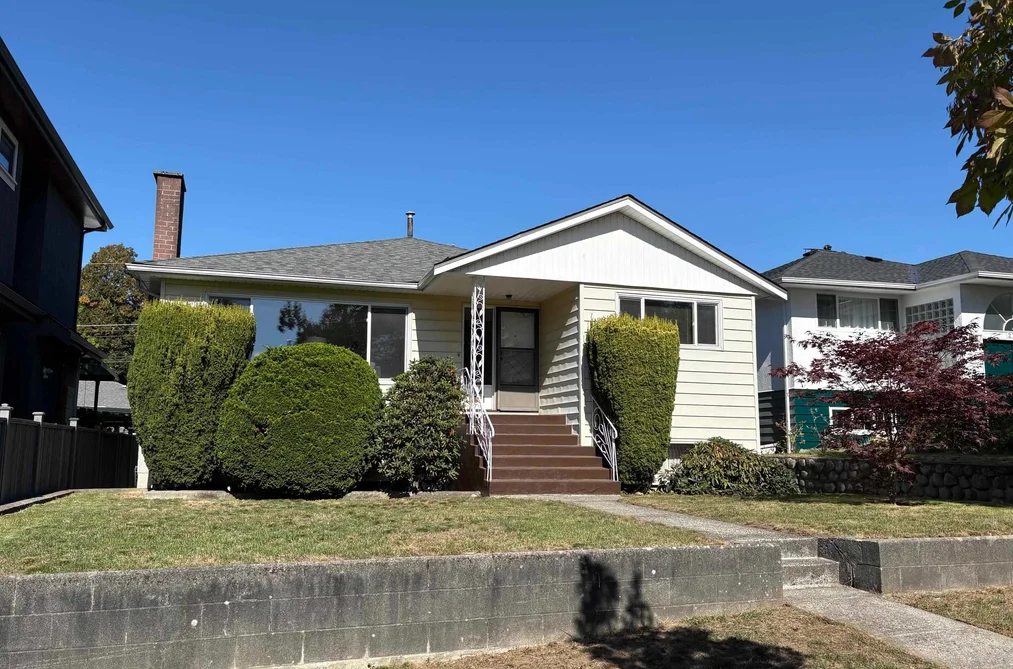 House for sale at 2717 Waverley Avenue Vancouver British Columbia - MLS: R3120465