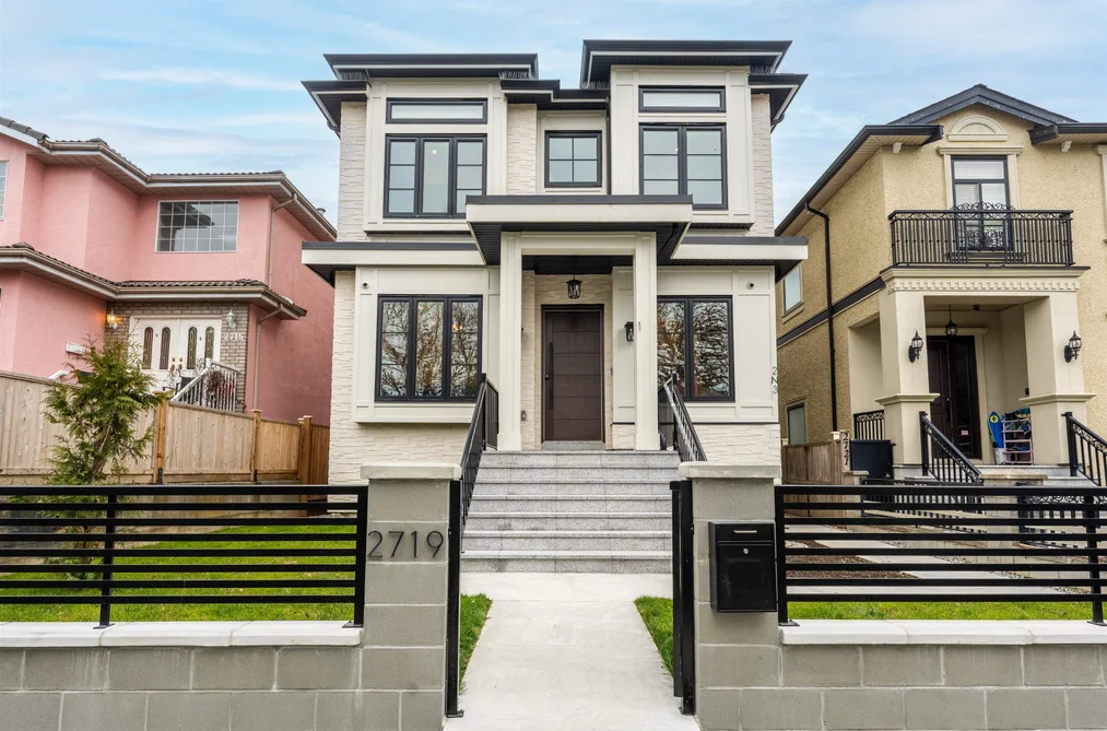 House for sale at 2719 E 46th Avenue Vancouver British Columbia - MLS: R3123968