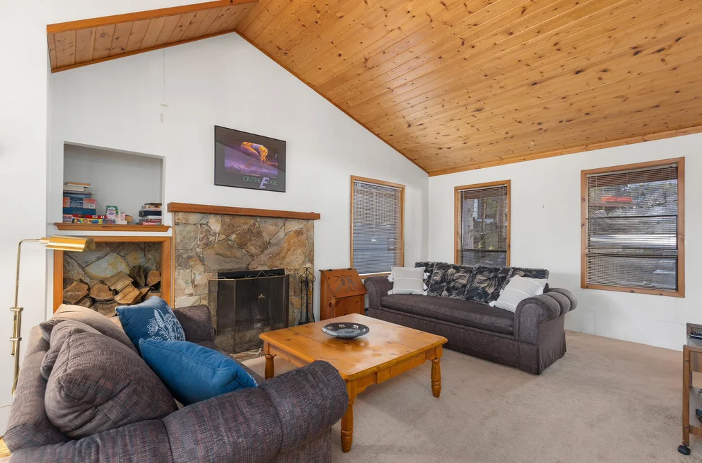 2732 SPROATT DRIVE, Whistler BC V8E 0A8, Whistler BC — Residential for Sale - Photo 2