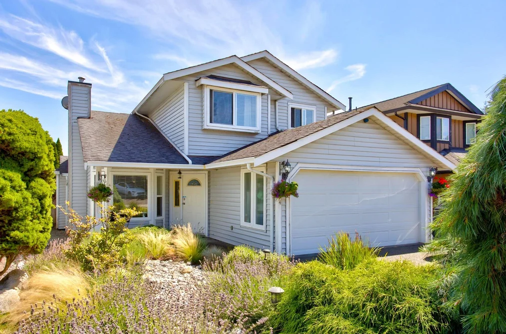 House for sale at 2734 Westlake Drive Coquitlam British Columbia - MLS: R3151873