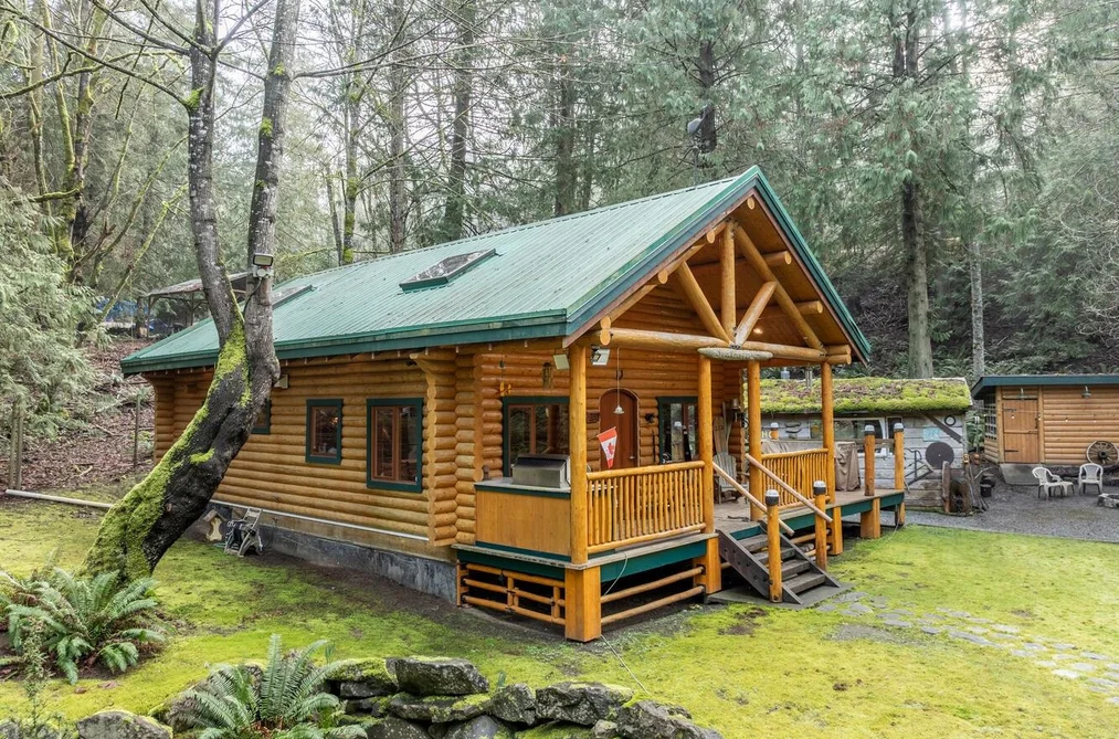House for sale at 274 Merryman Drive Mayne Island British Columbia - MLS: R3089173