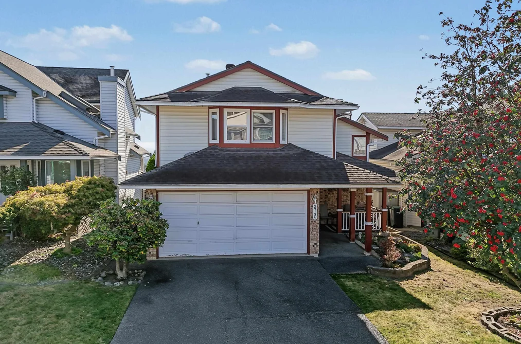 House for sale at 2740 Westlake Drive Coquitlam British Columbia - MLS: R3168536