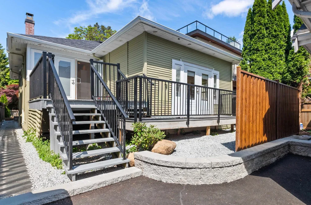 House for sale at 2744 W 10th Avenue Vancouver British Columbia - MLS: R3131917