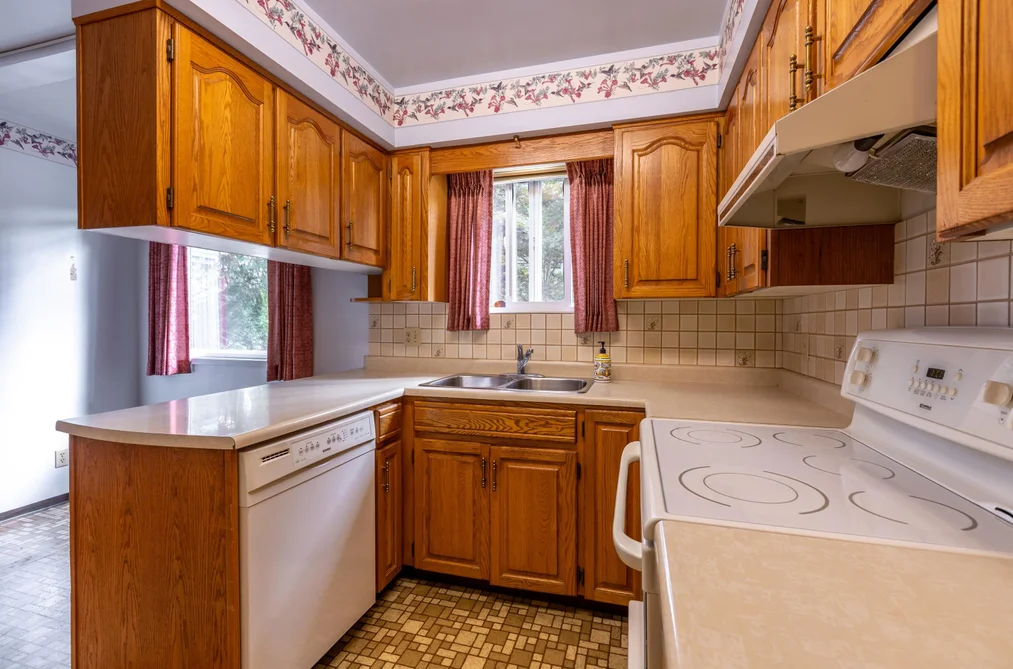 2745 Ash Street, Abbotsford, BC - House for Sale - Photo 10 of 40 2745 Ash Street, Abbotsford, BC - House for Sale - Photo 10 of 40