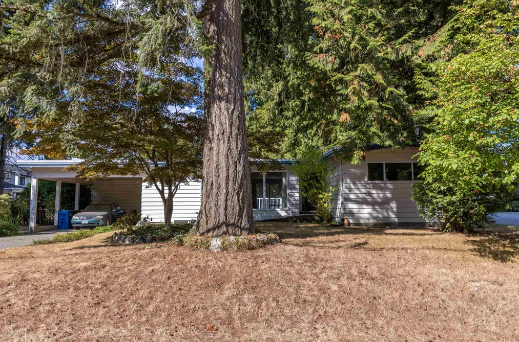 2745 Ash Street, Abbotsford, BC - House for Sale - Photo 6 of 40 2745 Ash Street, Abbotsford, BC - House for Sale - Photo 6 of 40