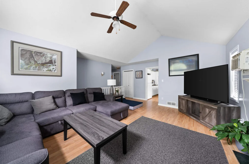 275 FORREST CRESCENT, Hope BC V0X 1L4, Hope BC — Residential for Sale — Photo 5 of 31