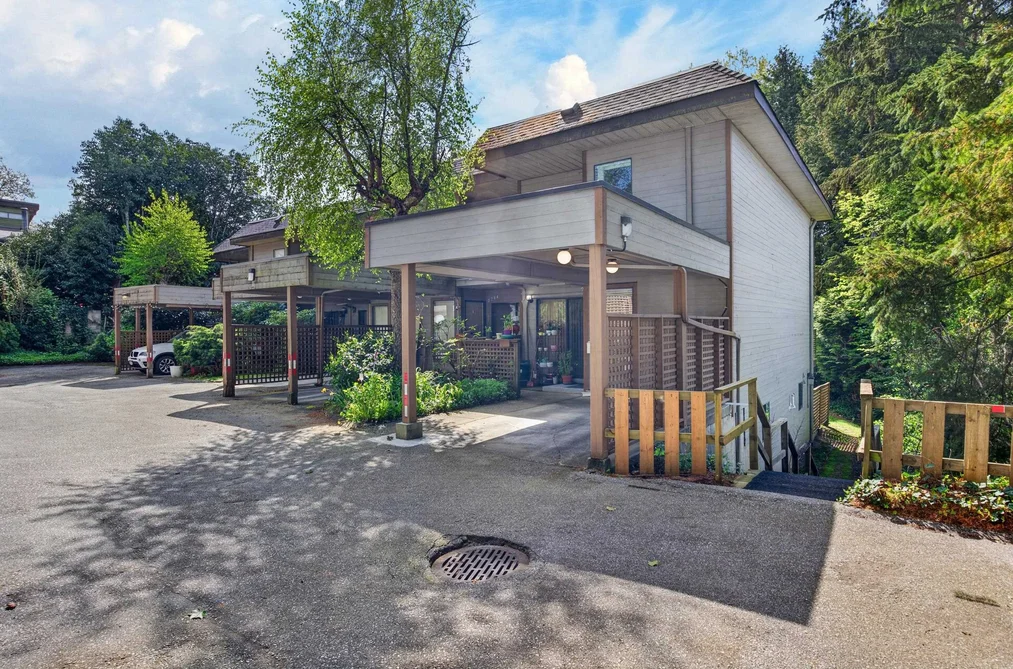 2750 KINGSFORD AVENUE, Burnaby BC V5B 4V4, Burnaby BC — Residential for Sale - Photo 2