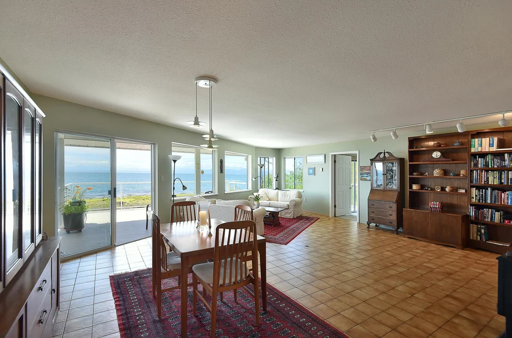 House for sale at 2755-2757 Lower Road Roberts Creek British Columbia - MLS: R3026535