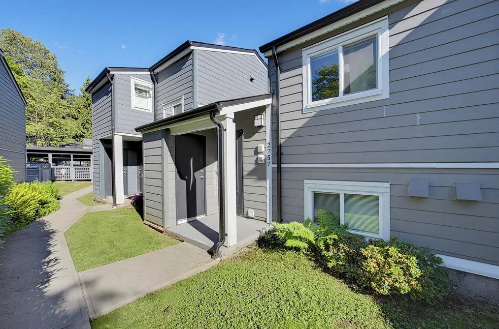 2757 ELLERSLIE AVENUE, Burnaby BC V5B 4R9, Burnaby BC — Residential for Sale - Photo 2