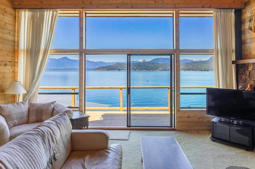 House for sale at 276 Smugglers Cove Road Bowen Island British Columbia - MLS: R3123032