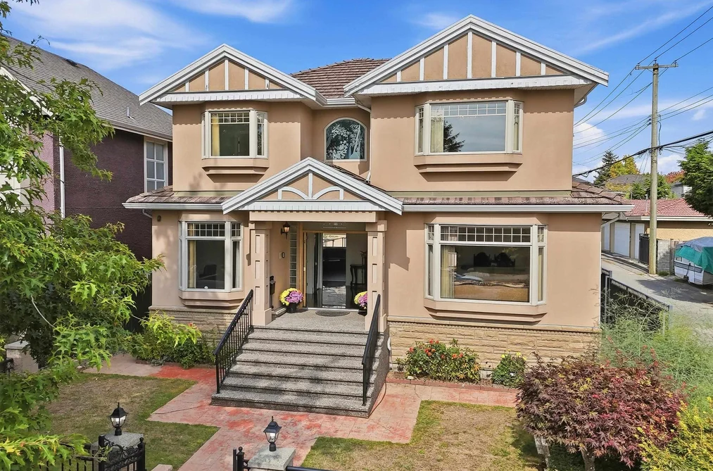 2763 E 53rd Avenue, Vancouver, BC - MLS: R3164917 - Photo 2 2763 E 53rd Avenue, Vancouver, BC - MLS: R3164917 - Photo 2