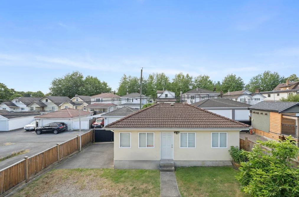 2772 TRIUMPH STREET, Vancouver BC V5K 1T2, Vancouver BC — Residential for Sale — Photo 18 of 36