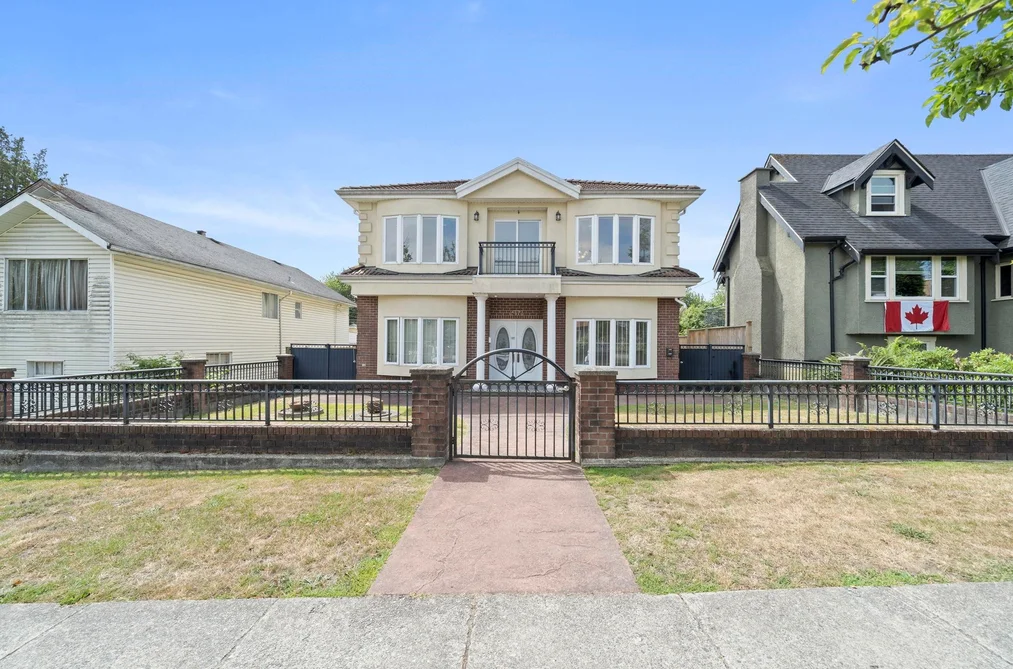 2772 TRIUMPH STREET, Vancouver BC V5K 1T2, Vancouver BC — Residential for Sale - Photo 2
