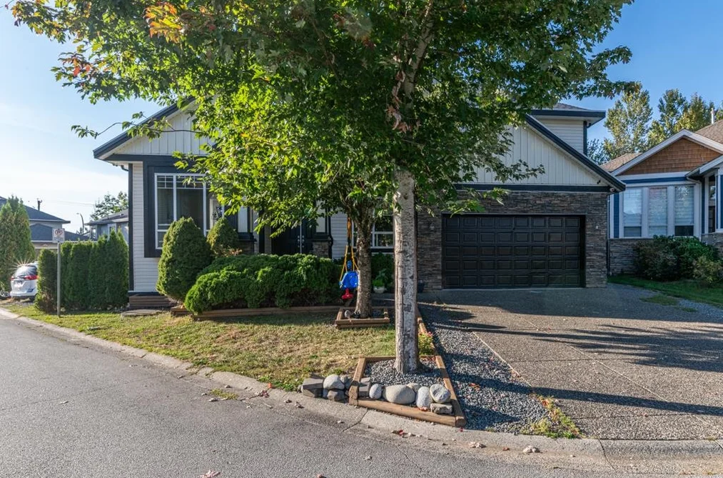 27733 SIGNAL COURT, Abbotsford BC V4X 0A4, Abbotsford BC — Residential for Sale - Photo 2