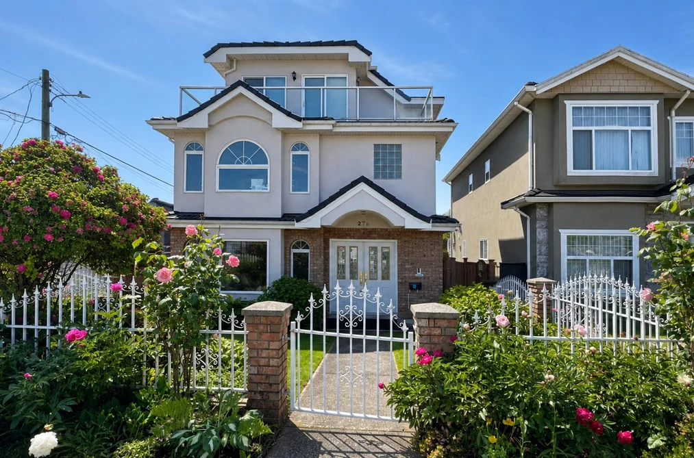 House for sale at 2776 E Georgia Street Vancouver British Columbia - MLS: R3134199