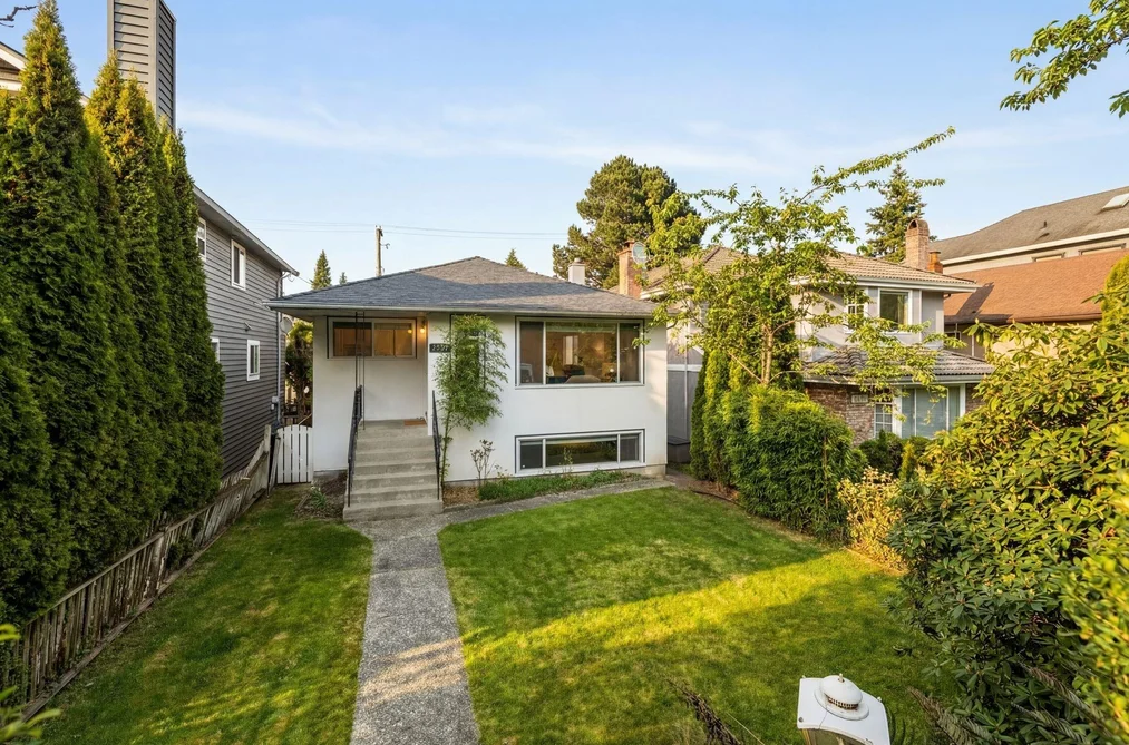 House for sale at 2779 W 33rd Avenue Vancouver British Columbia - MLS: R3103224