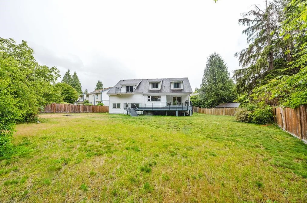 279 LARK ROAD, Gibsons BC V0N 1V4, Gibsons BC — Residential for Sale - Photo 2