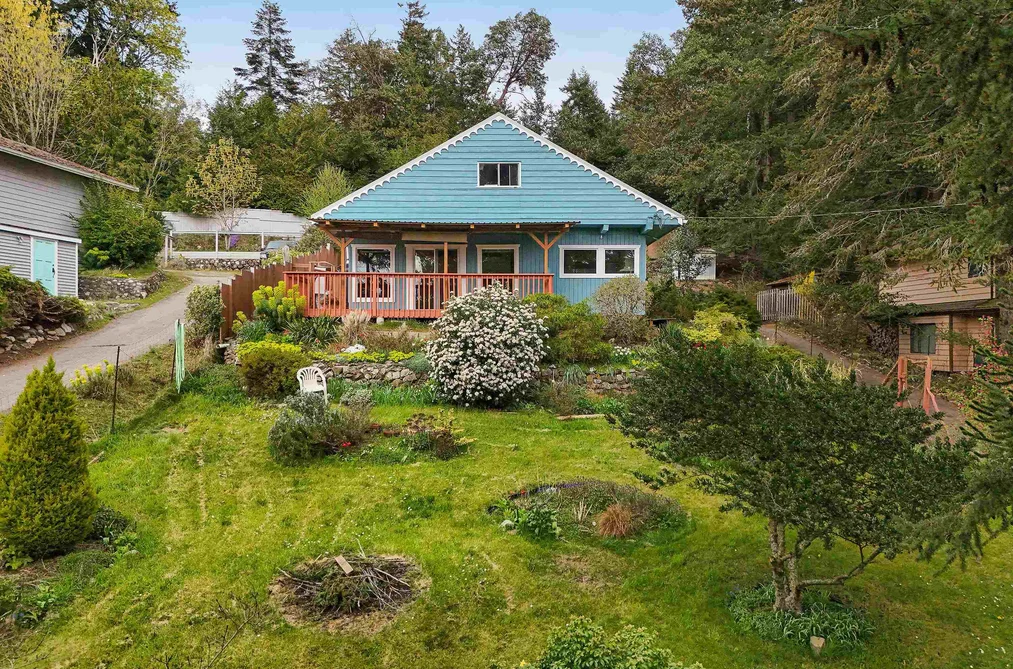 House for sale at 279 Wood Dale Drive Mayne Island British Columbia - MLS: R3116070