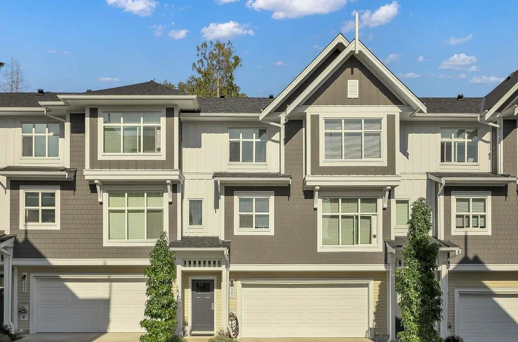 2802 23061 LOUGHEED AVENUE, Maple Ridge BC V2X 4L3, Maple Ridge BC — Residential for Sale - Photo 2