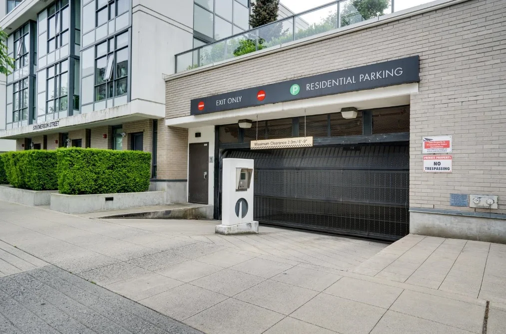 2807 570 EMERSON STREET, Coquitlam BC V3J 0G3, Coquitlam BC — Residential for Sale - Photo 2