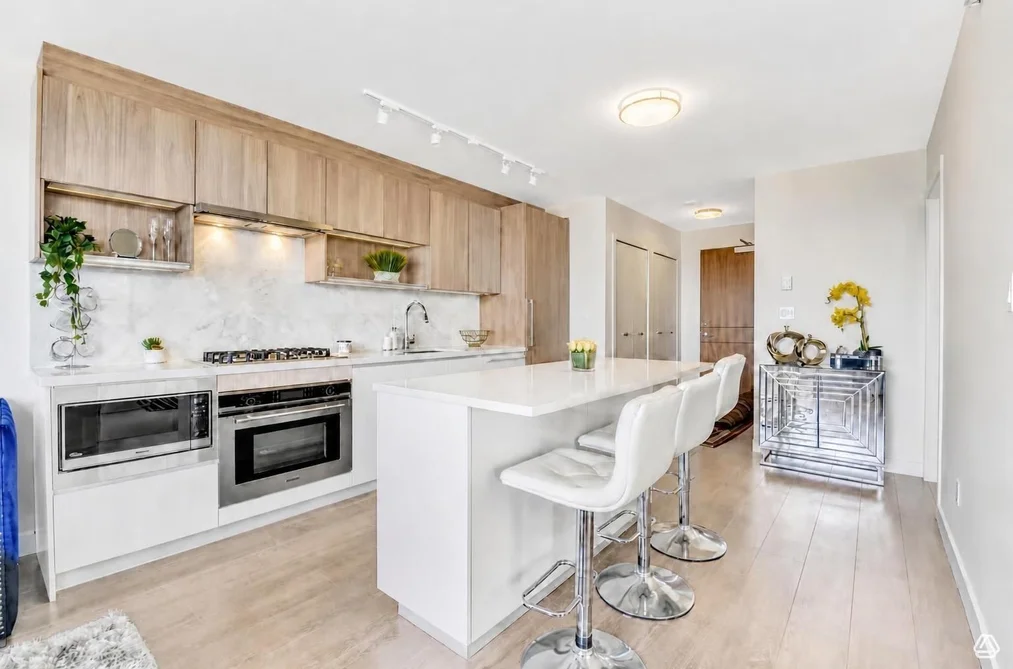 2809 - 13750 100 Avenue, Surrey, BC - MLS: R3179547 - Photo 5 2809 - 13750 100 Avenue, Surrey, BC - MLS: R3179547 - Photo 5