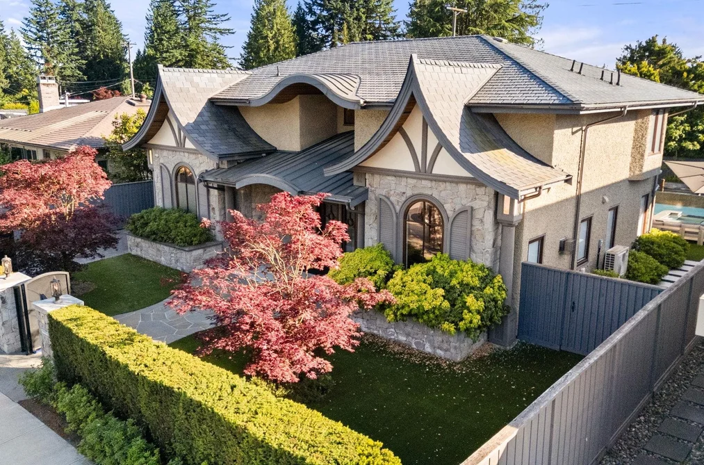 House for sale at 2809 Edgemont Boulevard North Vancouver British Columbia - MLS: R3109289
