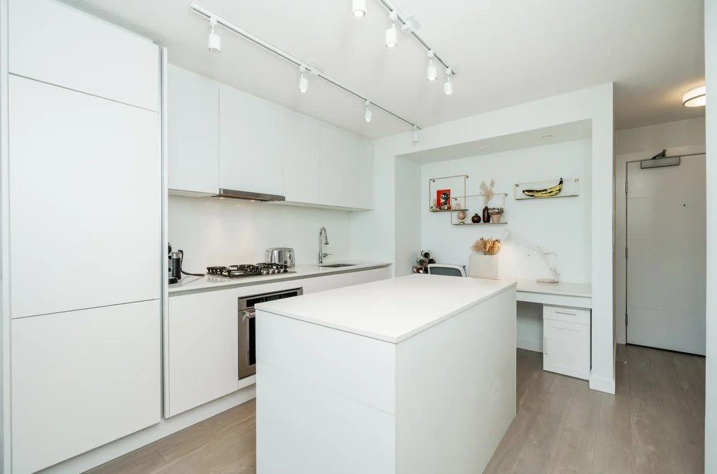 2810 908 QUAYSIDE DRIVE, New Westminster BC V3M 0L4, New Westminster BC — Residential for Sale — Photo 8 of 40