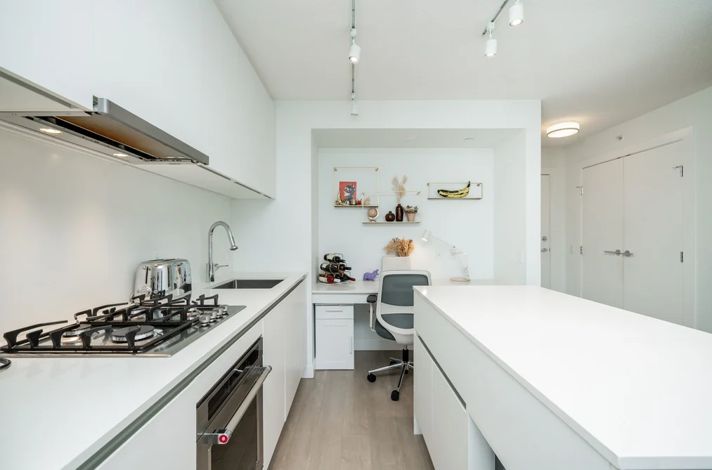 2810 908 QUAYSIDE DRIVE, New Westminster BC V3M 0L4, New Westminster BC — Residential for Sale — Photo 9 of 40