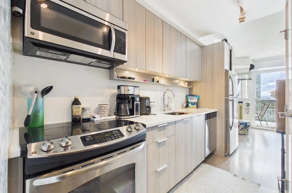 2811 13308 CENTRAL AVENUE, Surrey BC V3T 0M4, Surrey BC — Residential for Sale - Photo 2