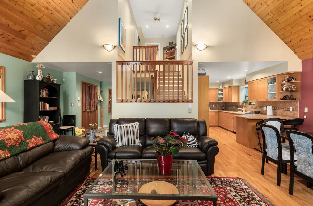 2813 CLIFFTOP LANE, Whistler BC V8E 0A8, Whistler BC — Residential for Sale - Photo 2