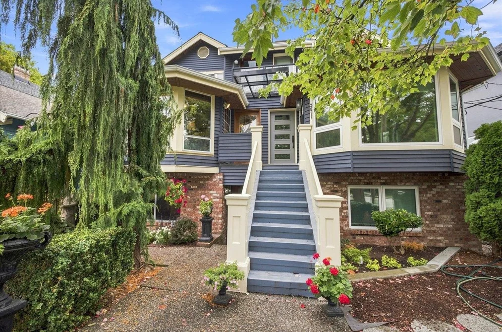 Half Duplex for sale at 2813 W 3rd Avenue Vancouver British Columbia - MLS: R3163395