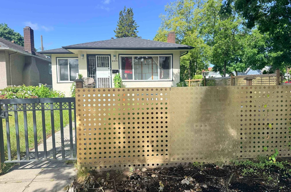 House for sale at 2815 Nanaimo Street Vancouver British Columbia - MLS: R3136423