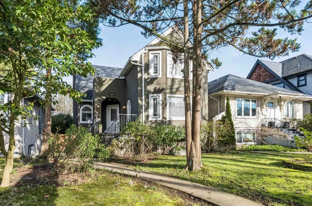 House for sale at 2819 W 13th Avenue Vancouver British Columbia - MLS: R3117460