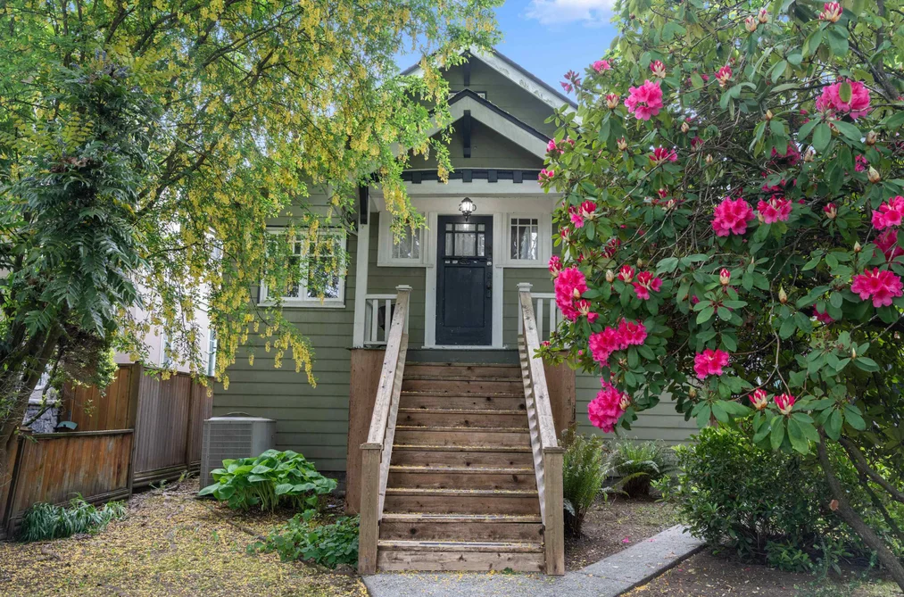 House for sale at 2820 W 13th Avenue Vancouver British Columbia - MLS: R3123802
