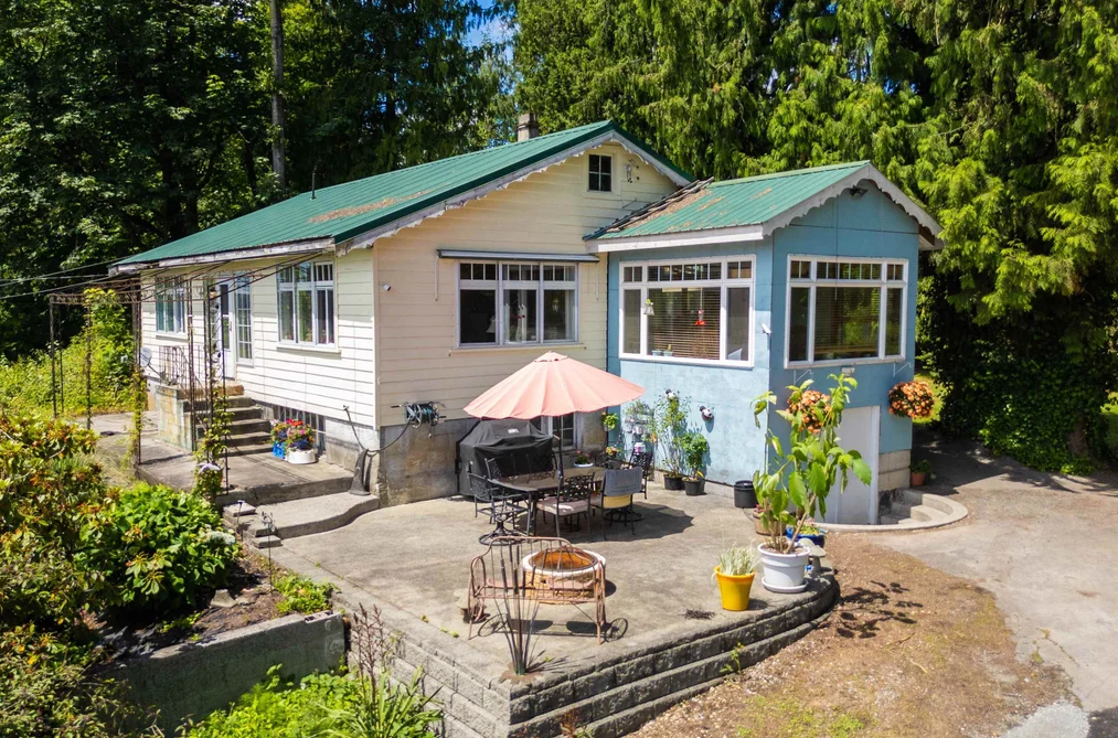 28203 LOUGHEED HIGHWAY, Maple Ridge BC V2W 1L1, Maple Ridge BC — Residential for Sale — Photo 2 of 40