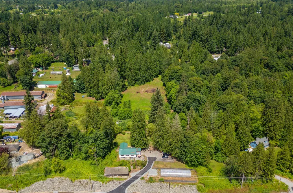 28203 LOUGHEED HIGHWAY, Maple Ridge BC V2W 1L1, Maple Ridge BC — Residential for Sale — Photo 3 of 40