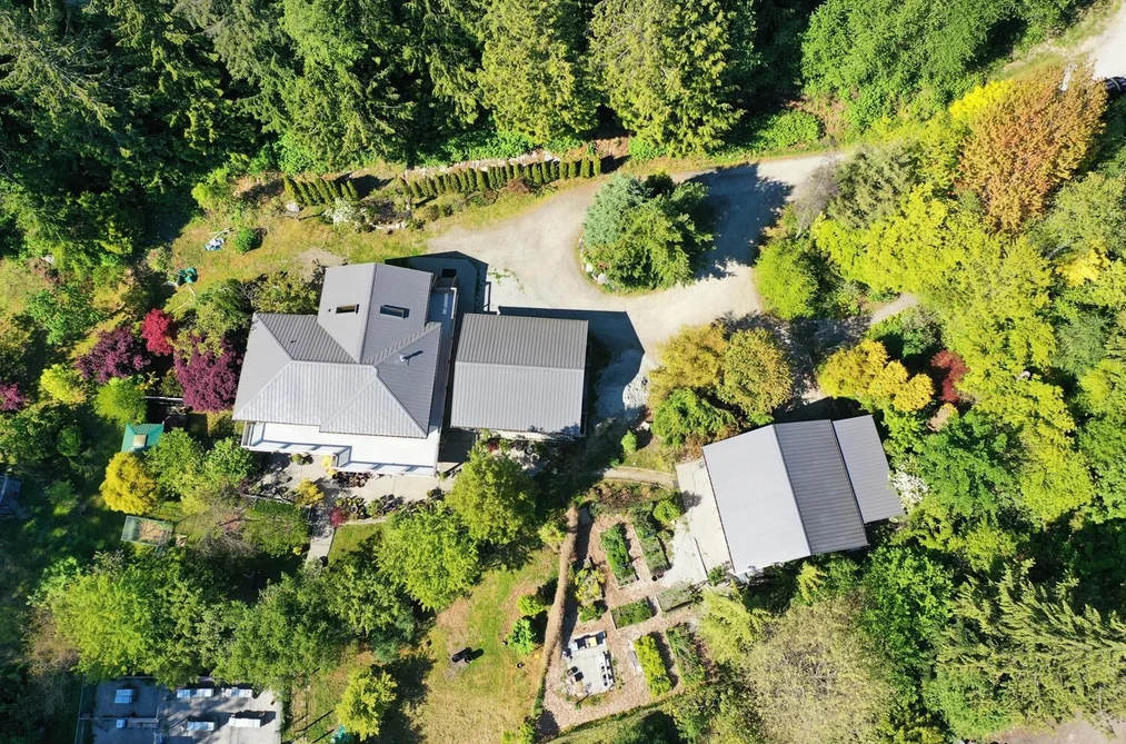 House for sale at 2855 Lacey Place Roberts Creek British Columbia - MLS: R3076327