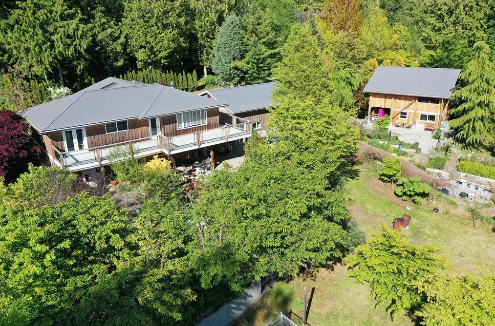 2855 LACEY PLACE, Roberts Creek BC V0N 2W4, Roberts Creek BC — Residential for Sale - Photo 2