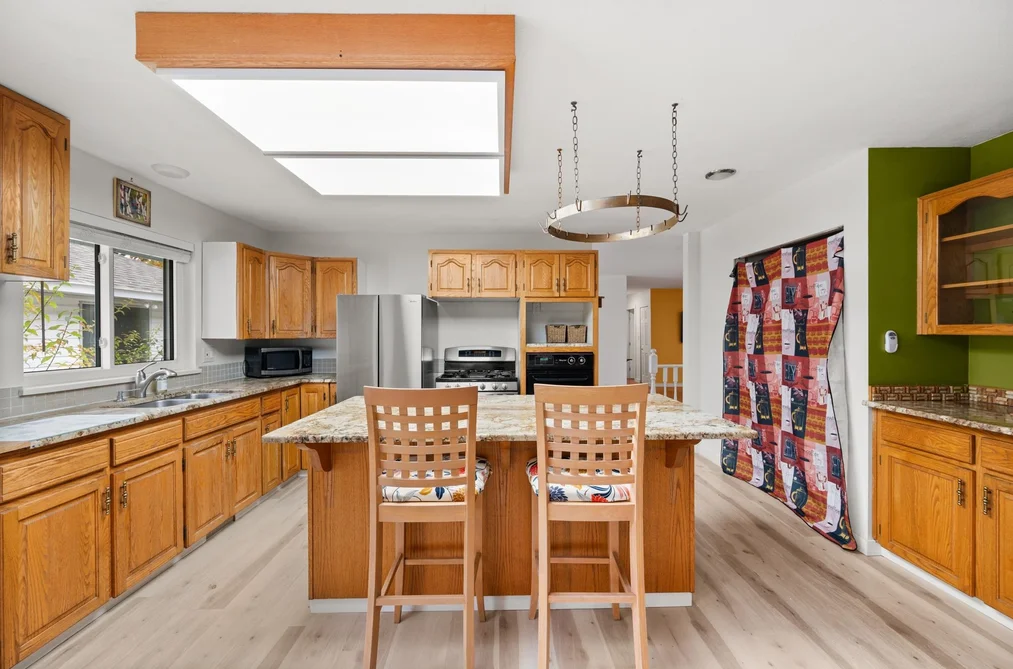 2866 Mountview Street, Abbotsford, BC - House for Sale - Photo 11 of 40 2866 Mountview Street, Abbotsford, BC - House for Sale - Photo 11 of 40