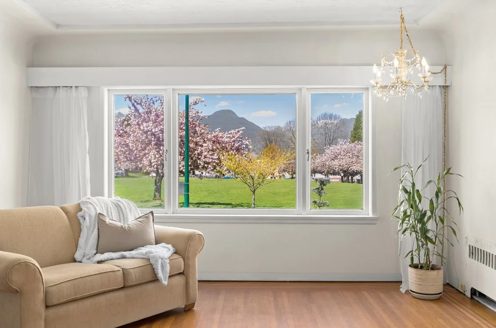 2880 OXFORD STREET, Vancouver BC V5K 1N6, Vancouver BC — Residential for Sale - Photo 2