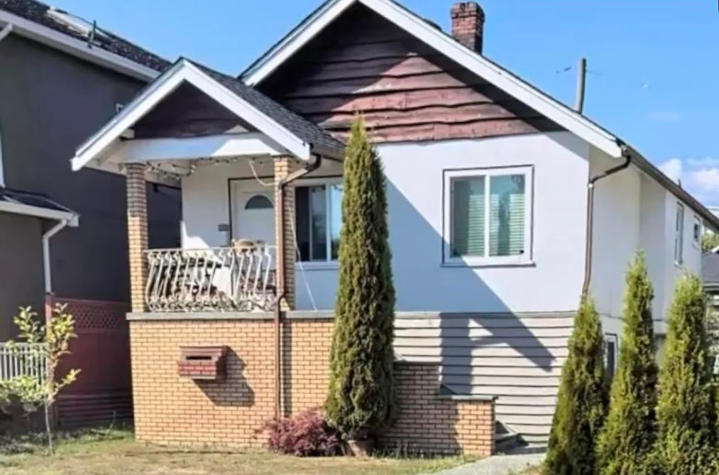 2881 ADANAC STREET, Vancouver BC V5K 2N2, Vancouver BC — Residential for Sale - Photo 2