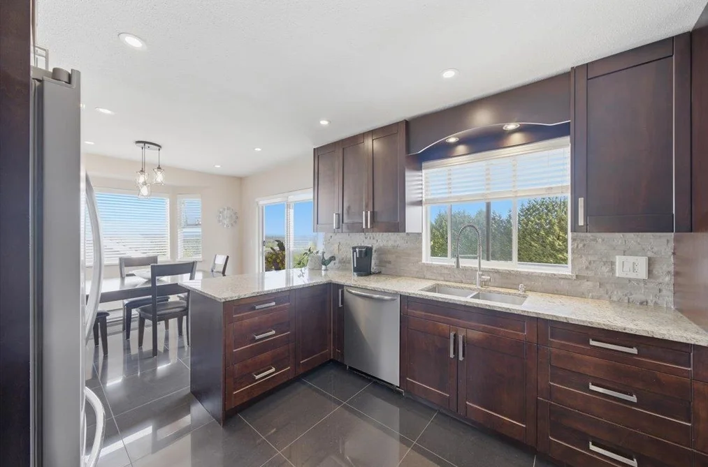 2893 DELAHAYE DRIVE, Coquitlam BC V3B 7A4, Coquitlam BC — Residential for Sale — Photo 11 of 40