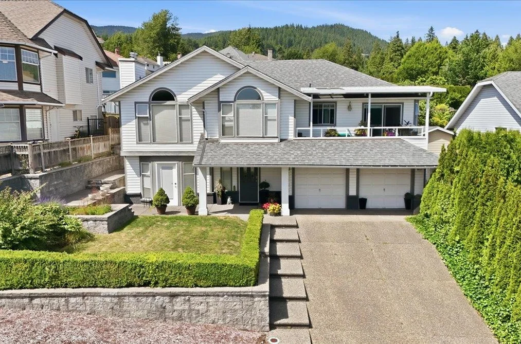 2893 DELAHAYE DRIVE, Coquitlam BC V3B 7A4, Coquitlam BC — Residential for Sale - Photo 2