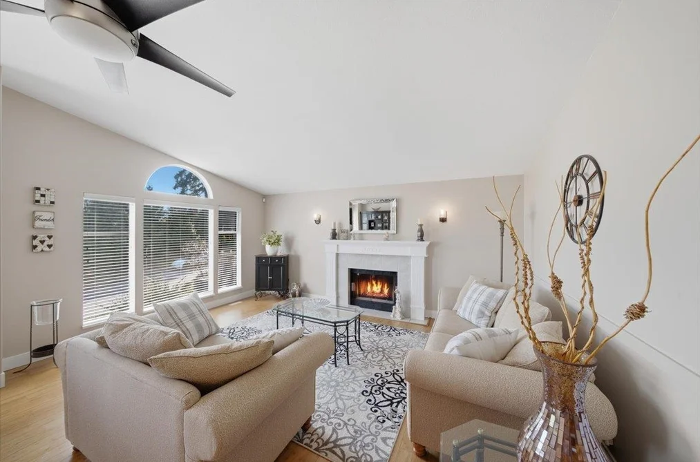 2893 DELAHAYE DRIVE, Coquitlam BC V3B 7A4, Coquitlam BC — Residential for Sale — Photo 8 of 40