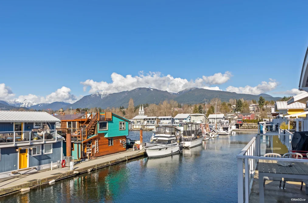 House for sale at 29 415 Esplanade Avenue North Vancouver British Columbia - MLS: R3094424