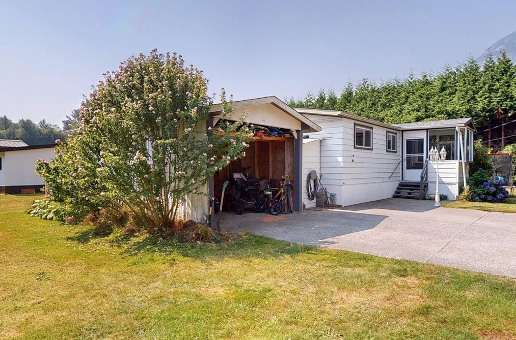 Manufactured Home for sale at 29 39768 Government Road Squamish British Columbia - MLS: R3153965